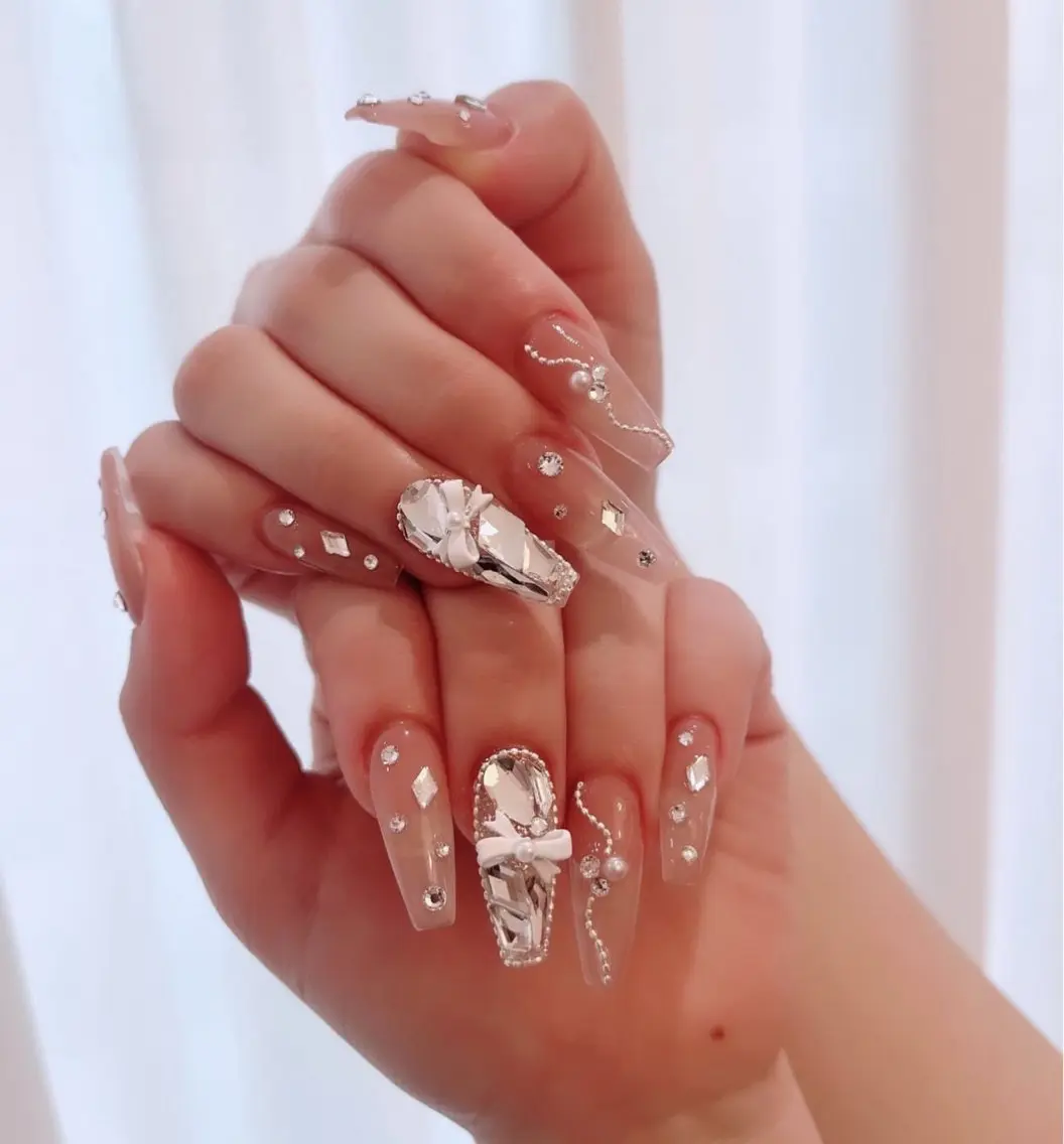 ネイル フレンチネイル キラキラネイル マグネットネイル ミラーネイル ニュアンスネイル ハンドネイル Tira Nailのネイルデザイン