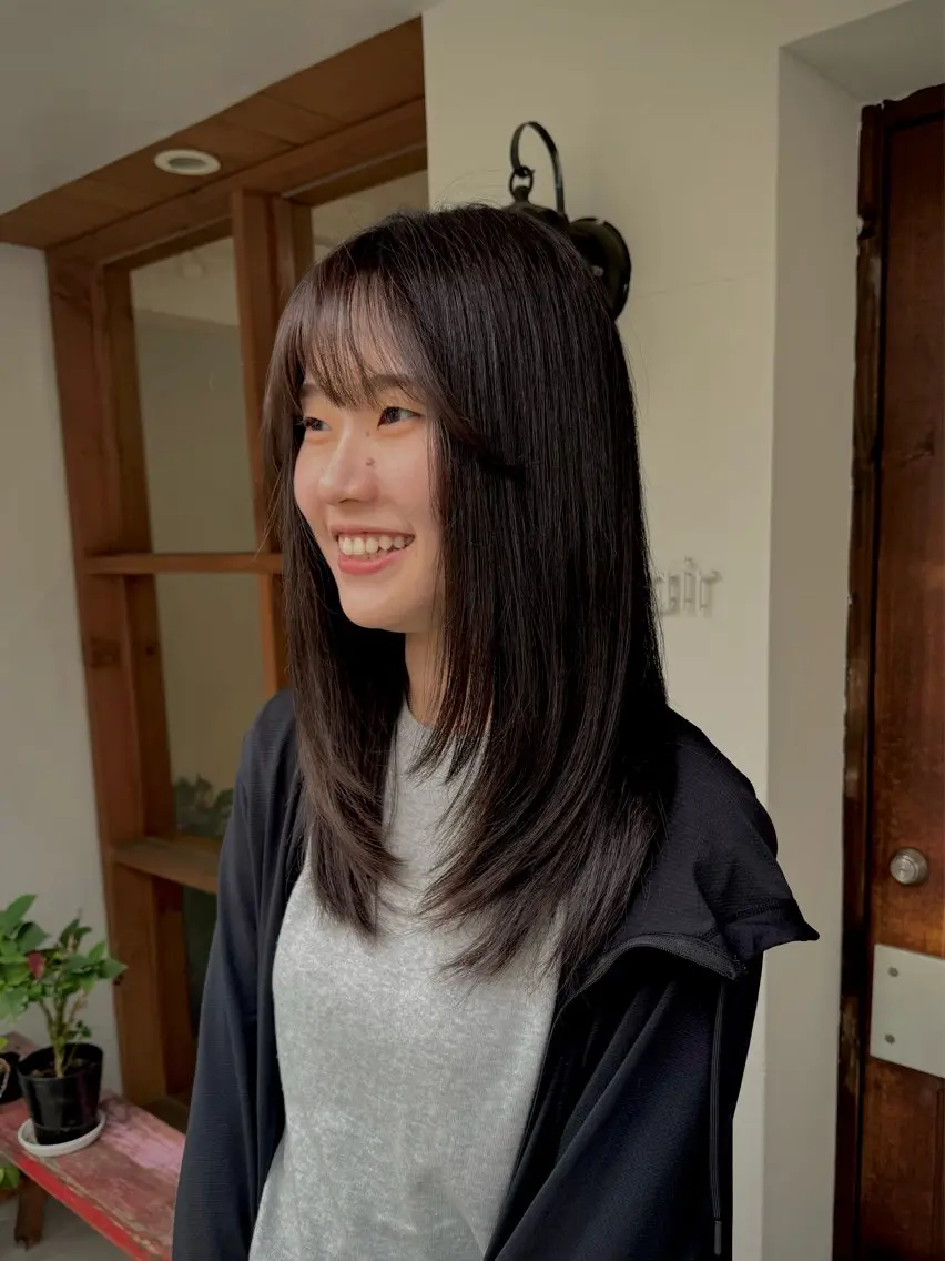 セミロング カラー レイヤーカット カット ヘアカラー トリートメント ひより/レイヤー /暖色/オリーブのヘアスタイル
