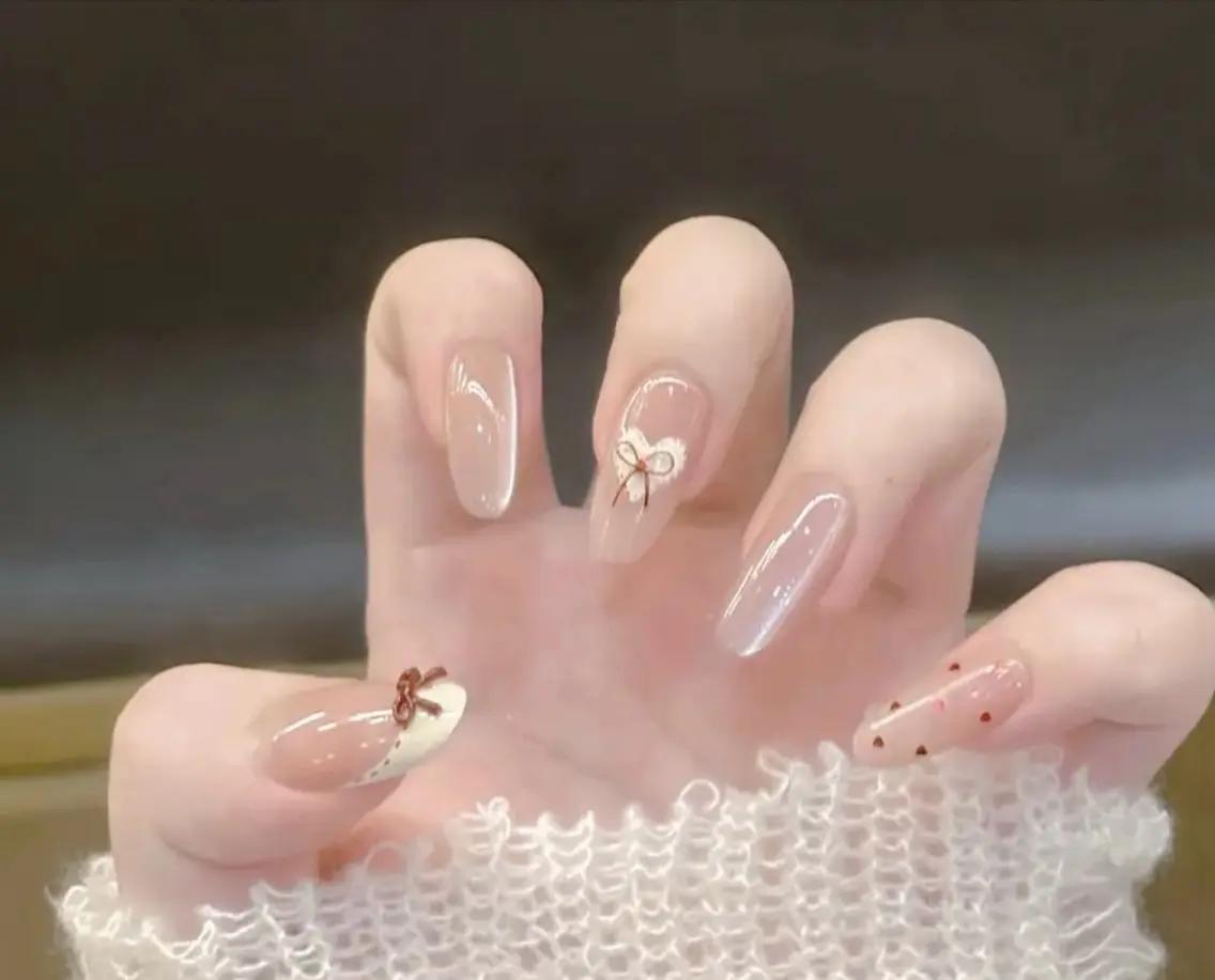 ネイル チークネイル 長さ出し フラワーネイル フレンチネイル ガーリー SunNail池袋駅 ワンホンネイルのネイルデザイン