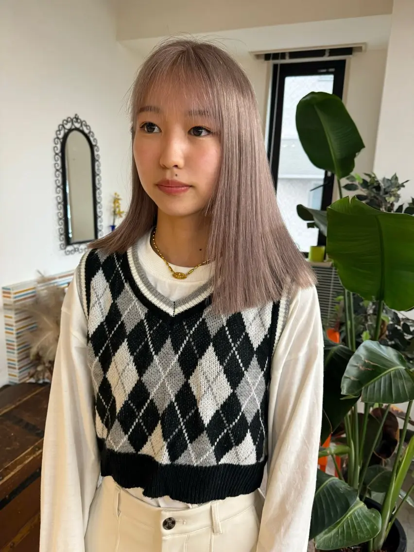 ミディアム カラー ハイトーンカラー 韓国風ヘア レイヤーカット 縮毛矯正 カット ヘアカラー トリートメント 🩷ハイトーン透明感 レイヤー🩷ユリカのヘアスタイル