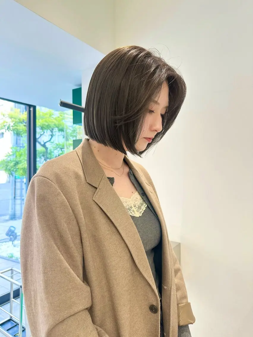 ショート カラー ベージュカラー オリーブベージュ ボブ カット ヘアカラー トリートメント ハイトーン/透け感 カラー🎀真香のヘアスタイル