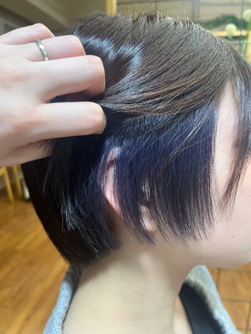 ショート 腰越 麻奈のヘアスタイル