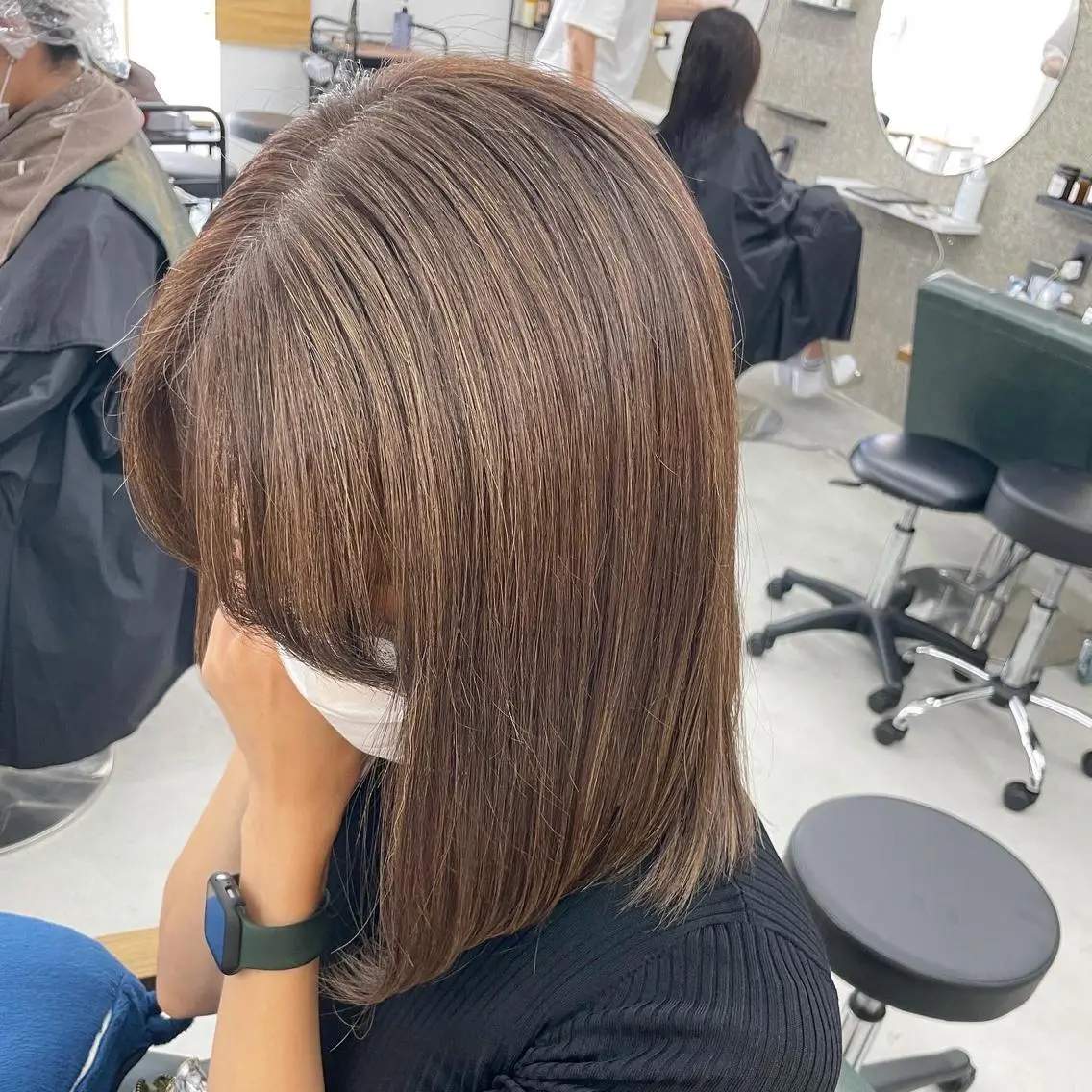 セミロング カラー ハイライトカラー ハイライト ヘアカラー トリートメント Lull1人美容室 バレイヤージュのヘアスタイル