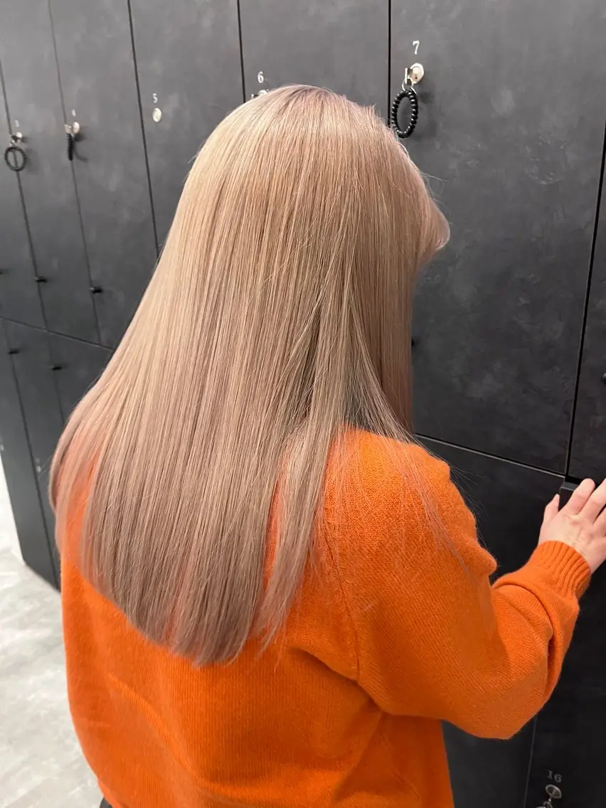 セミロング カラー ヘアカラー トリートメント Viot 銀座 樋口 桃佳のヘアスタイル
