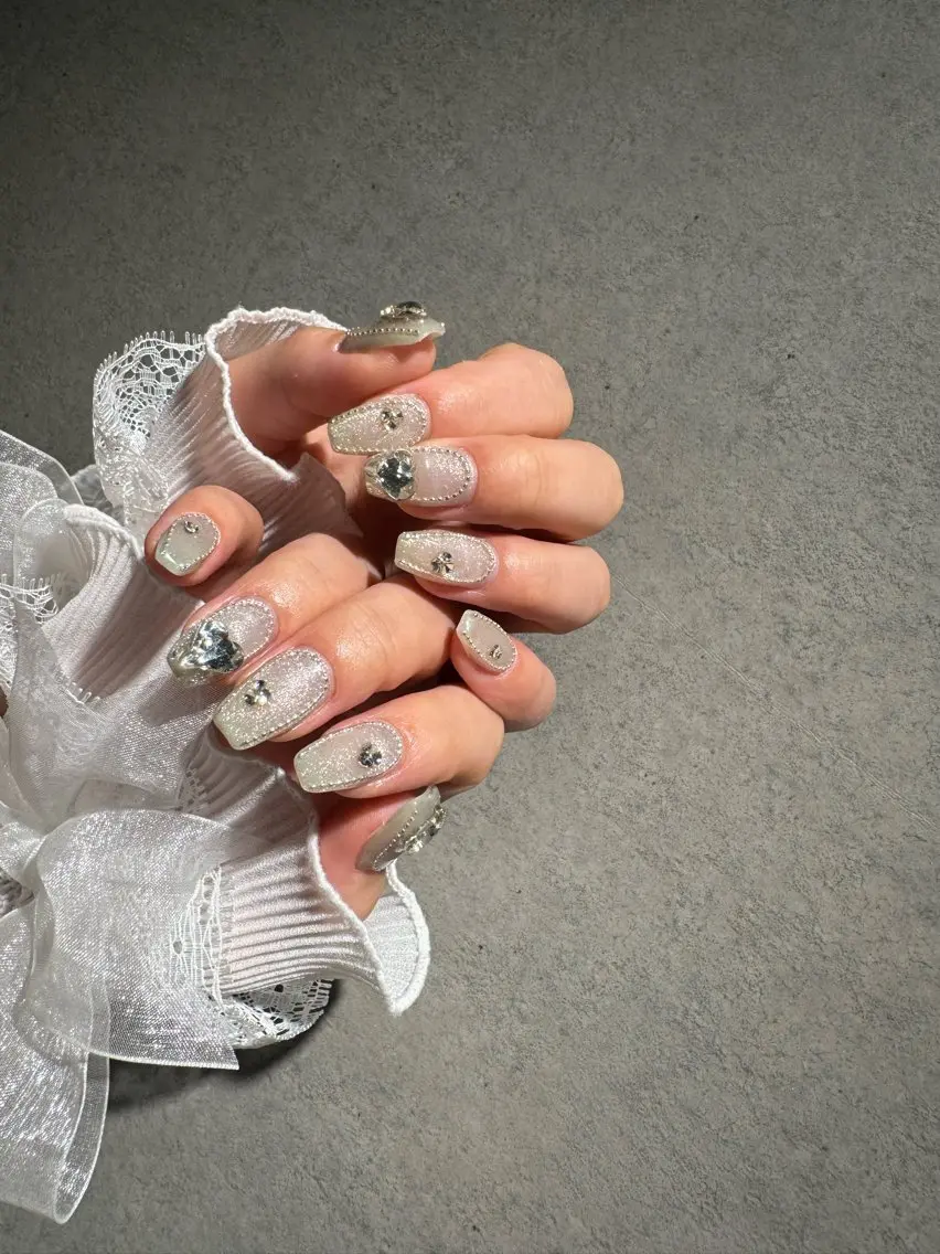 ネイル I-nailロング /ワンホン/キラキラのネイルデザイン