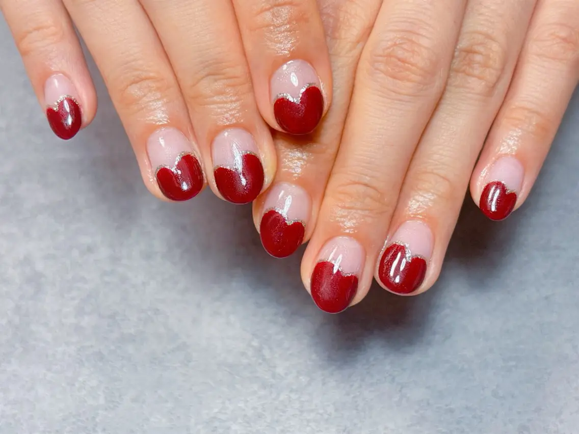 ネイル ボルドー ハート オフィスネイル シンプルネイル ハンドネイル ハンドケア 💫ゆか_ Nailartistのネイルデザイン