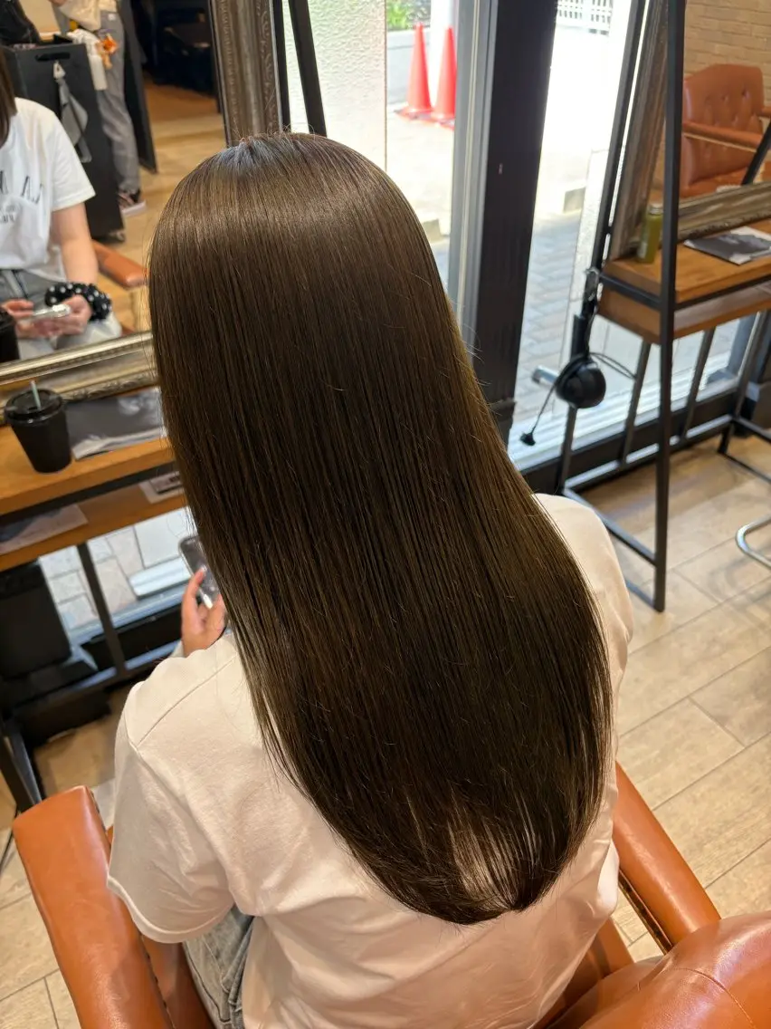 ロング カラー カット ヘアカラー しおり🍬 KOKORO🤍のヘアスタイル