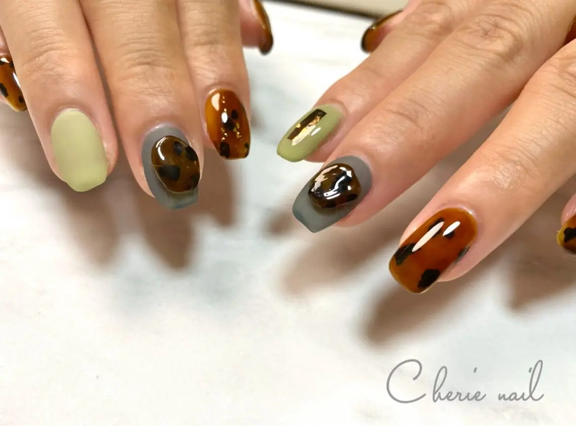 ネイル べっ甲ネイル ハンドネイル Cherienail yunaのネイルデザイン