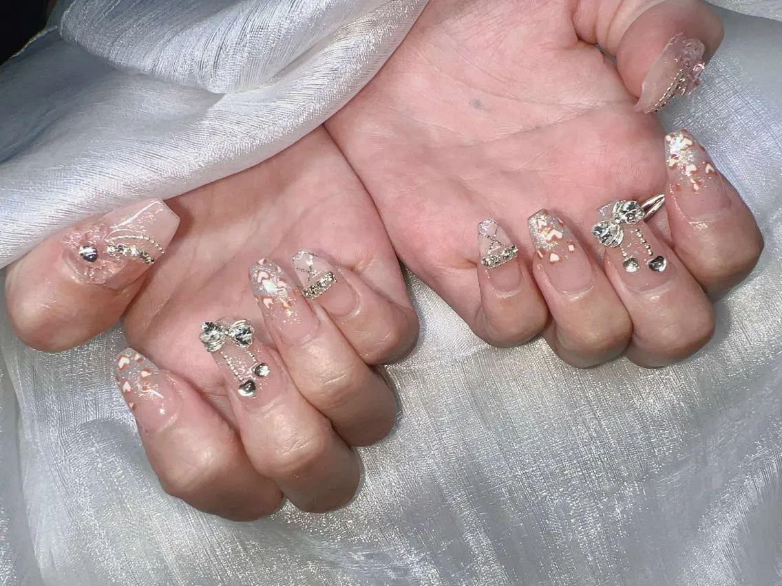 ネイル 長さ出し グラデーション 卒業式 キラキラネイル マグネットネイル ハンドネイル Lee Nailsのネイルデザイン