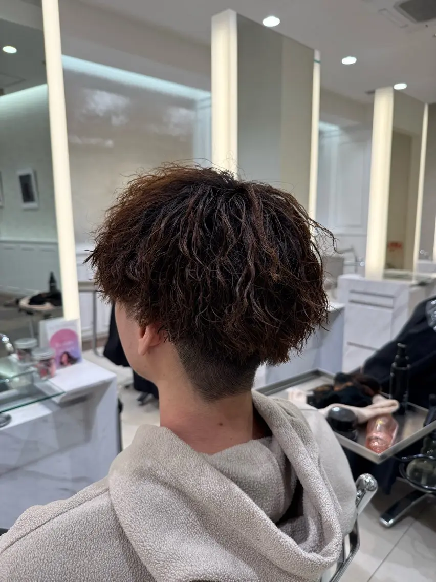 パーマ メンズ カット パーマ トリートメント スパイラル波巻き パーマ井本汰壱のヘアスタイル