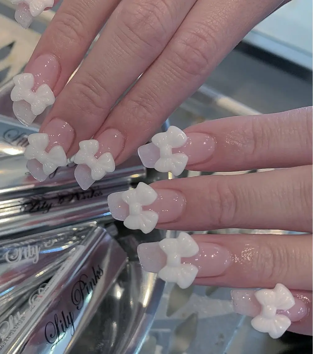 ネイル フレンチネイル ジェルネイル ガラスフレンチ ハロウィン ハート H.baby Nail Salonのネイルデザイン