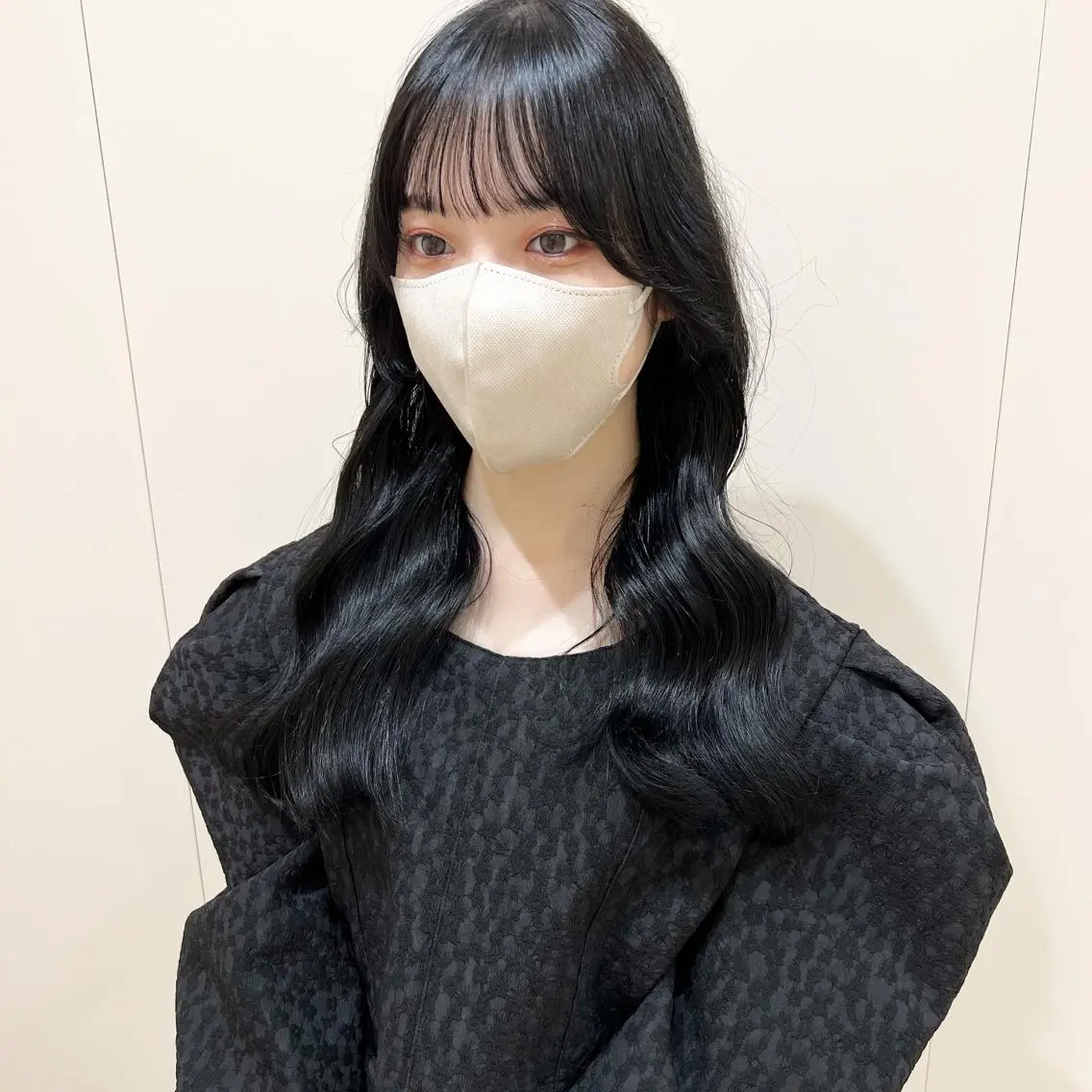 セミロング カラー 黒髪 ブルーカラー ブルーブラック 外国人対応 佐久間のヘアスタイル