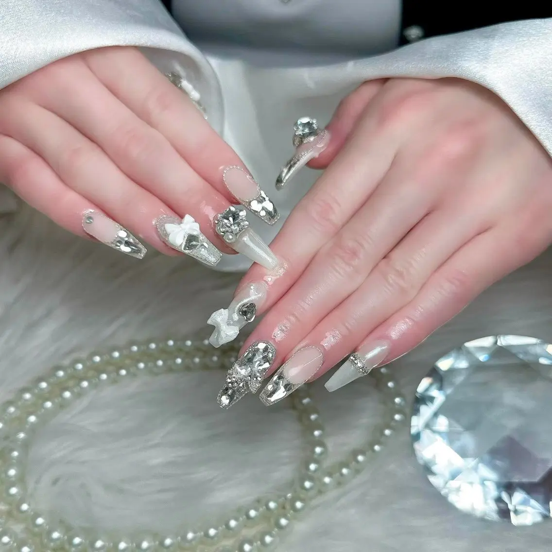 ネイル アートネイル フラワーネイル ジェルネイル キラキラネイル 韓国ネイル ハンドネイル ハンドケア Nova Nailのネイルデザイン