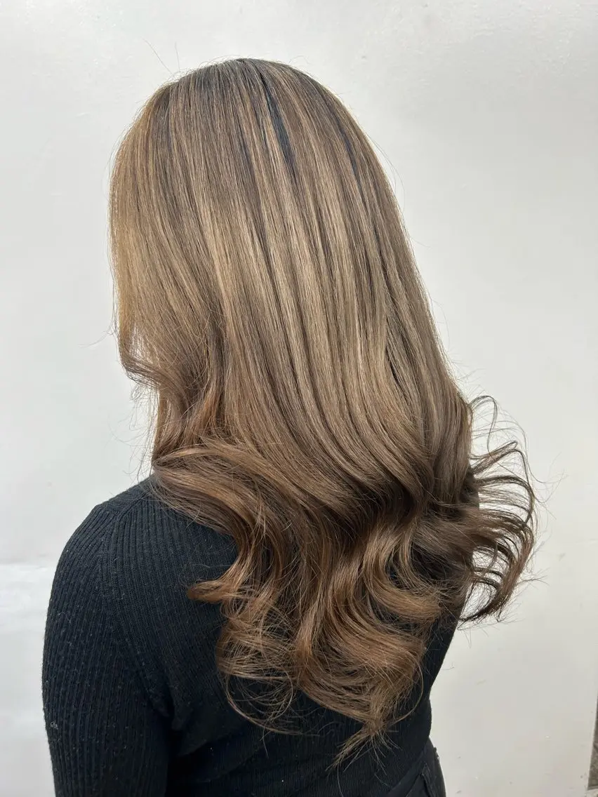 セミロング カラー シールエクステ ブリーチ ハイトーンカラー エクステ 髪質改善 ヘアカラー トリートメント レイヤー/エクステ alpha下妻のヘアスタイル