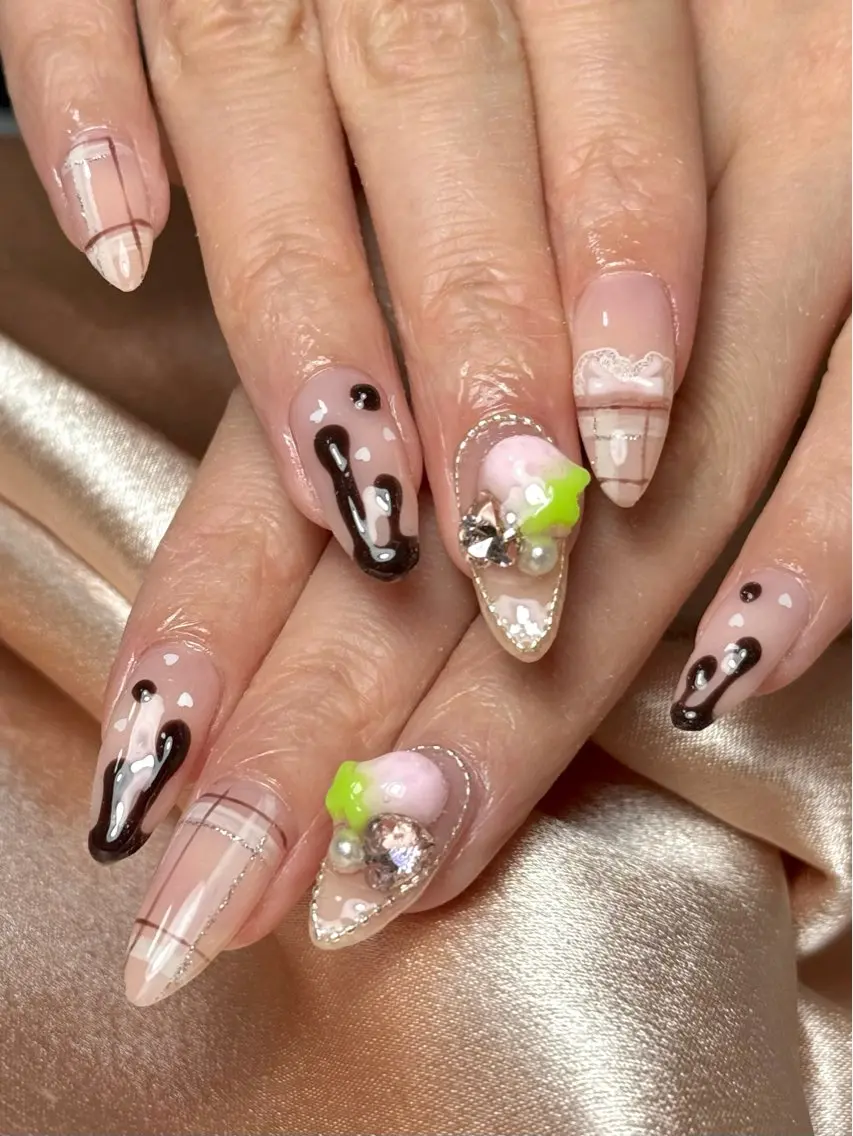 ネイル ハンドネイル ルシイ🎀新宿長さ 出しパーツ専門店のネイルデザイン