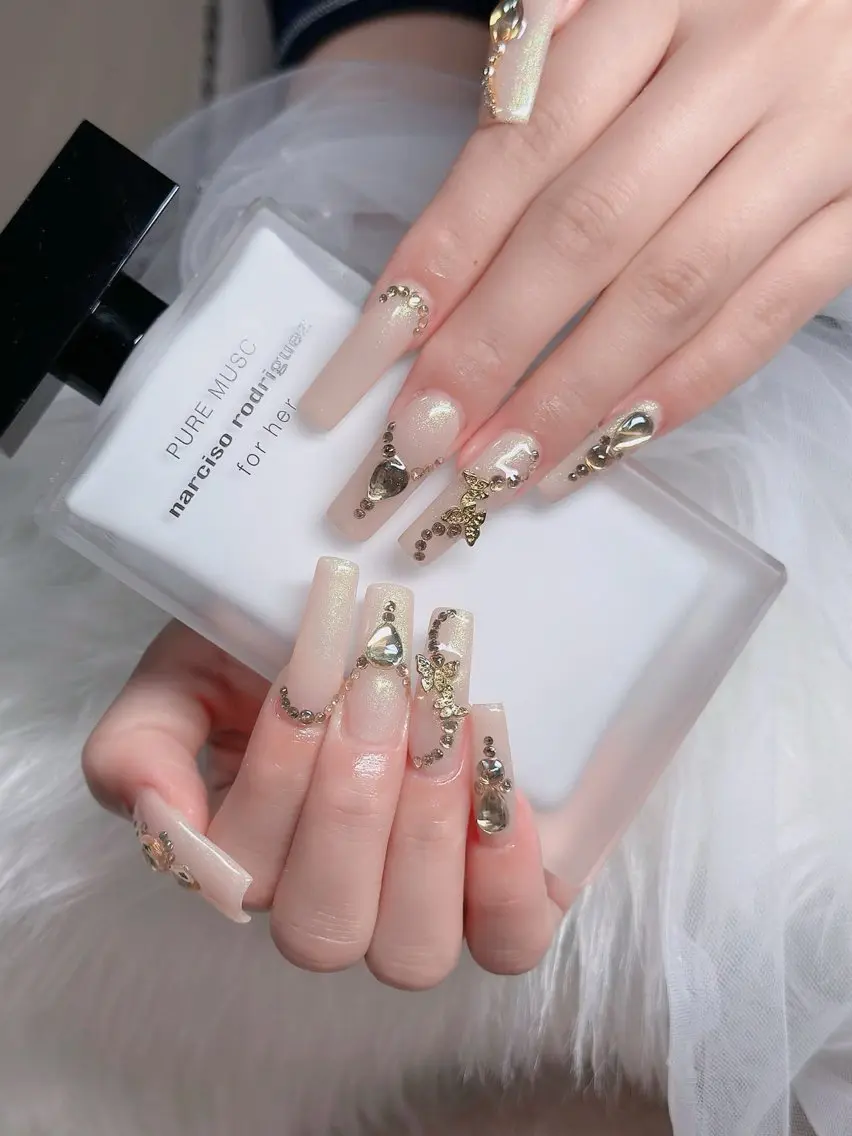 ネイル フレンチネイル ジェルネイル ガラスフレンチ ハロウィン ハート H.baby Nail Salonのネイルデザイン