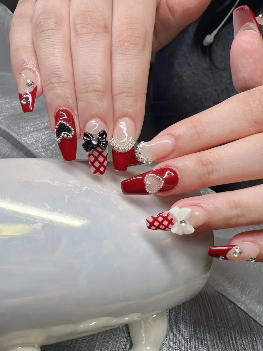 ネイル オーロラネイル チークネイル 長さ出し フットネイル フレンチネイル ハンドネイル Lee Nailsのネイルデザイン