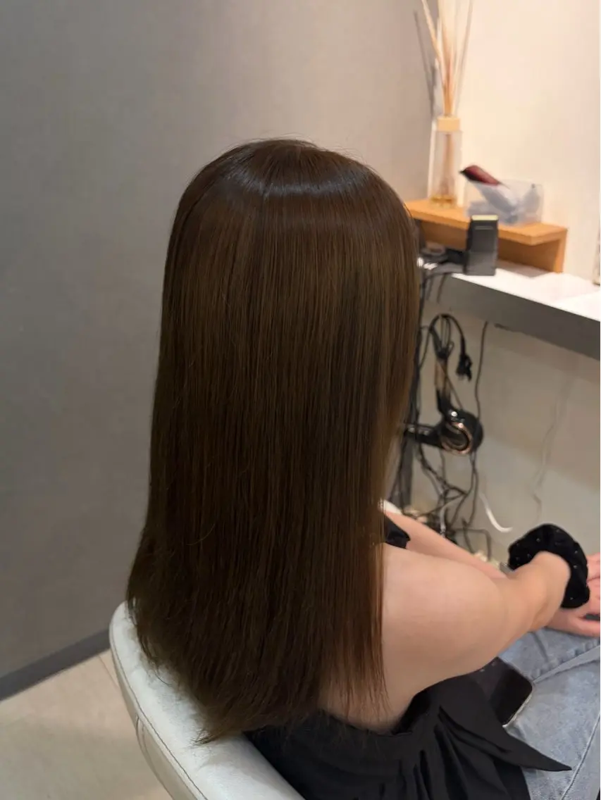 ミディアム カラー グレージュ オリーブグレージュ オリーブグレー ヘアカラー 井口 陽菜のヘアスタイル
