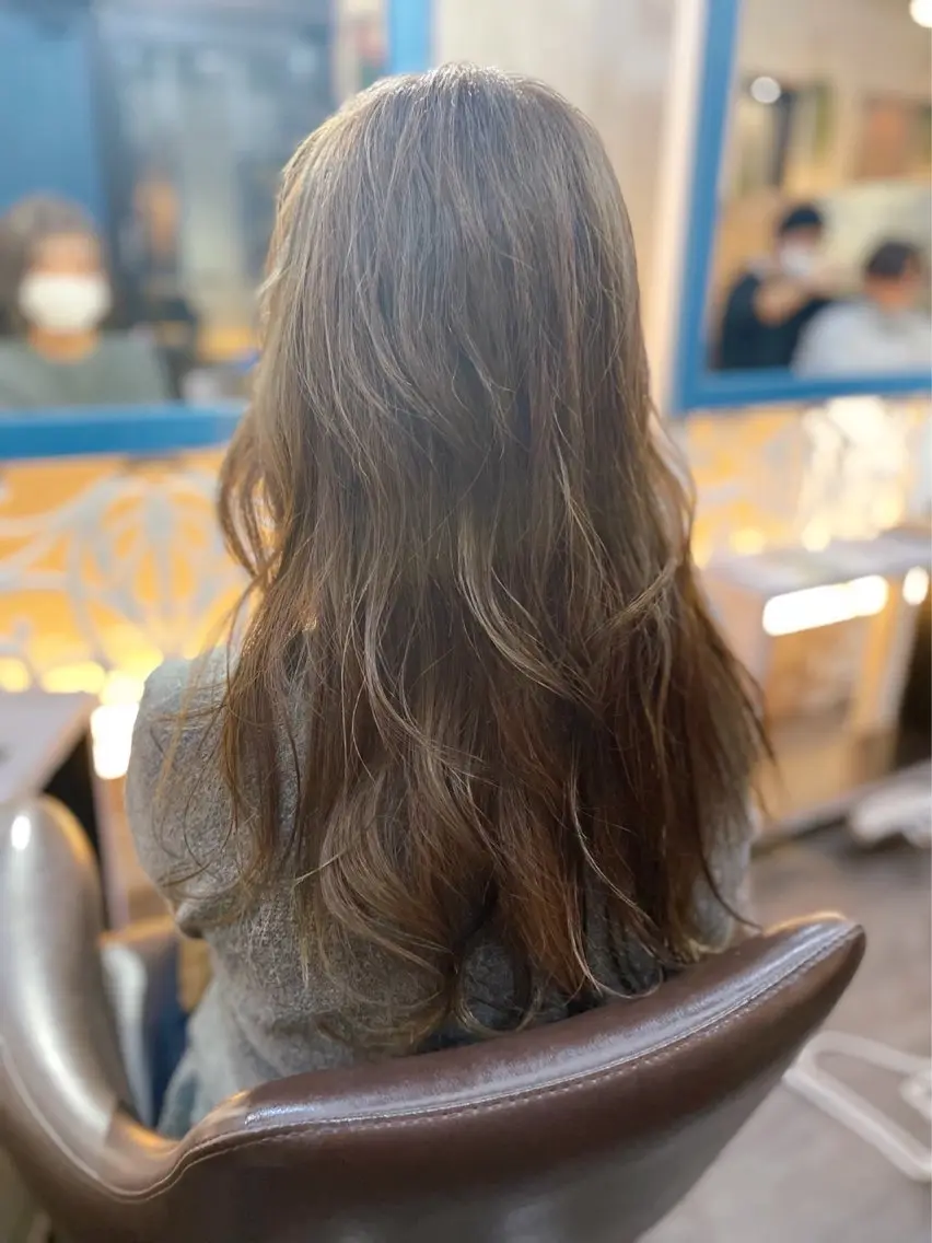 ロング カラー 城間 晴人のヘアスタイル