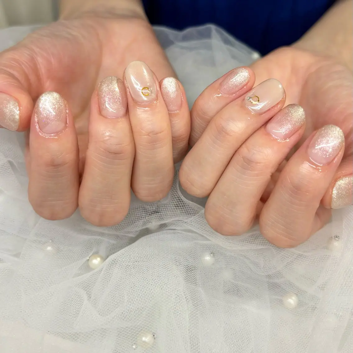ネイル ゴールド ホワイト ハンドネイル 荒巻 めいのネイルデザイン