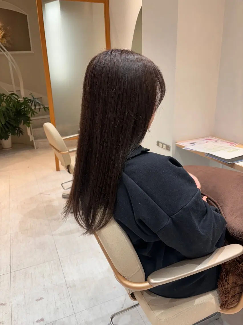 カラー ベージュカラー ブリーチ 透明感カラー ヘーゼル 小林 琉花のヘアスタイル