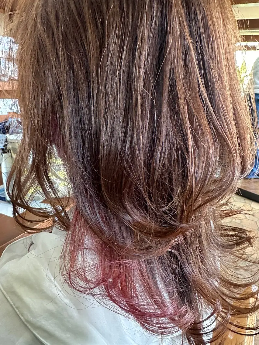 セミロング カラー 新田 甲のヘアスタイル