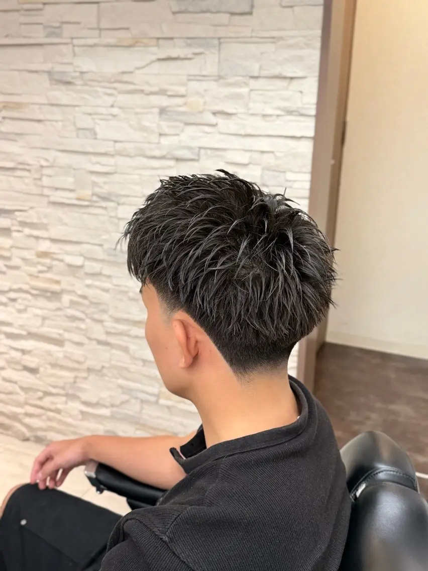 ショート メンズ アップバング フェードカット スパイキーショート ショートヘア カット ヘアセット フルハタヒロト 六本木理容師のヘアスタイル