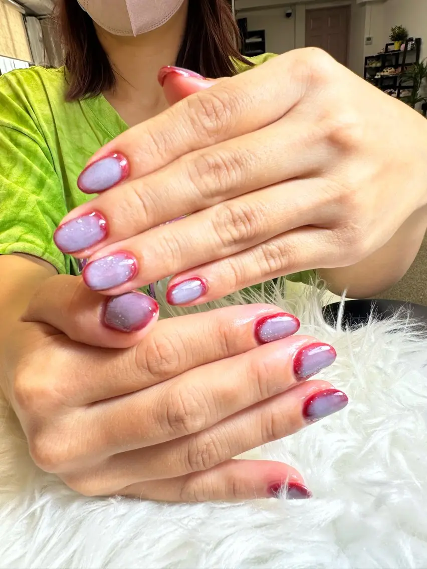 ネイル チークネイル マグネットネイル パープル 赤色 Nini 🎀のネイルデザイン