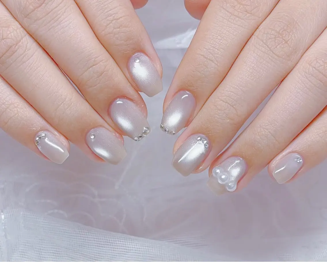 ネイル アートネイル オーロラネイル チークネイル フラワーネイル フレンチネイル ハンドネイル Lienbeauty RiRiのネイルデザイン