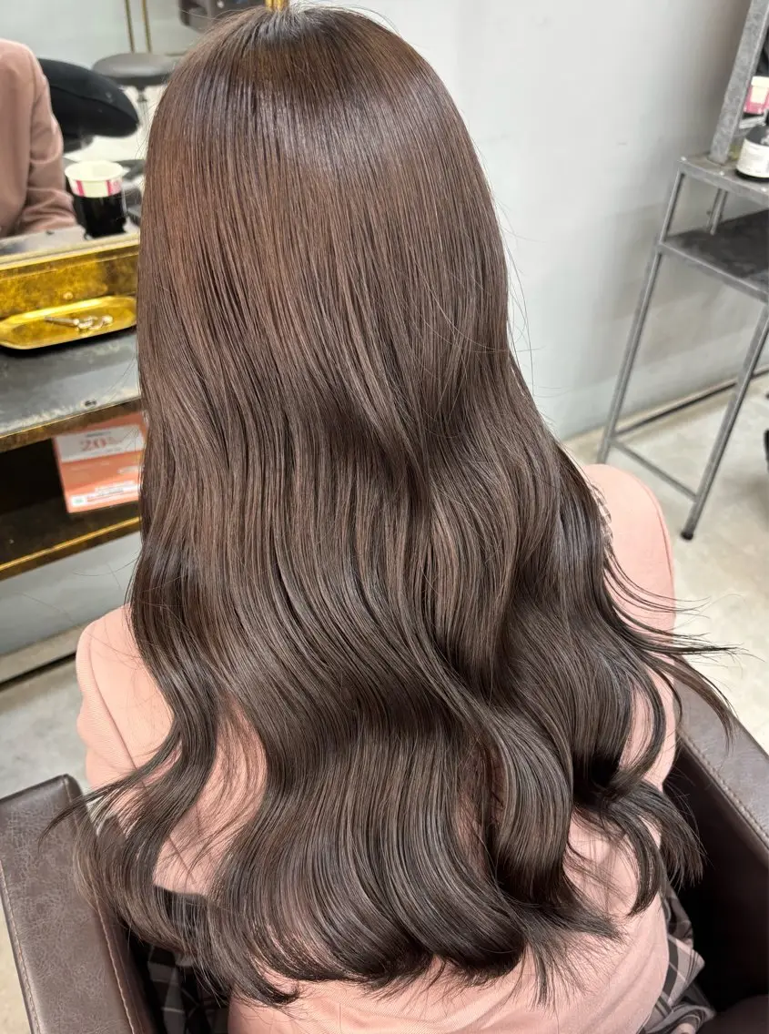 ロング カラー 桐生 かれんのヘアスタイル