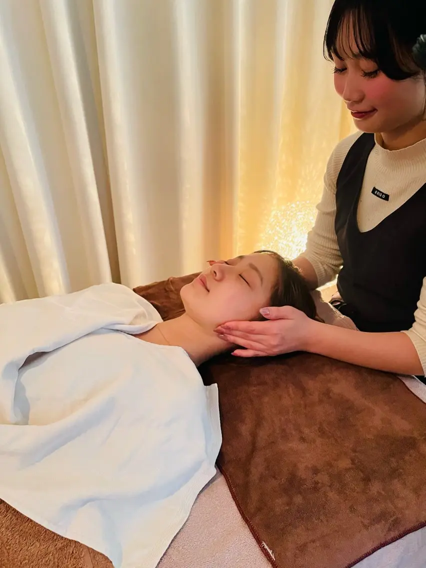 ★超得★小顔&美白エステ!クレンジング洗顔→ダイヤモンドピーリング吸引→小顔マッサージ→引き締め保湿パックの写真