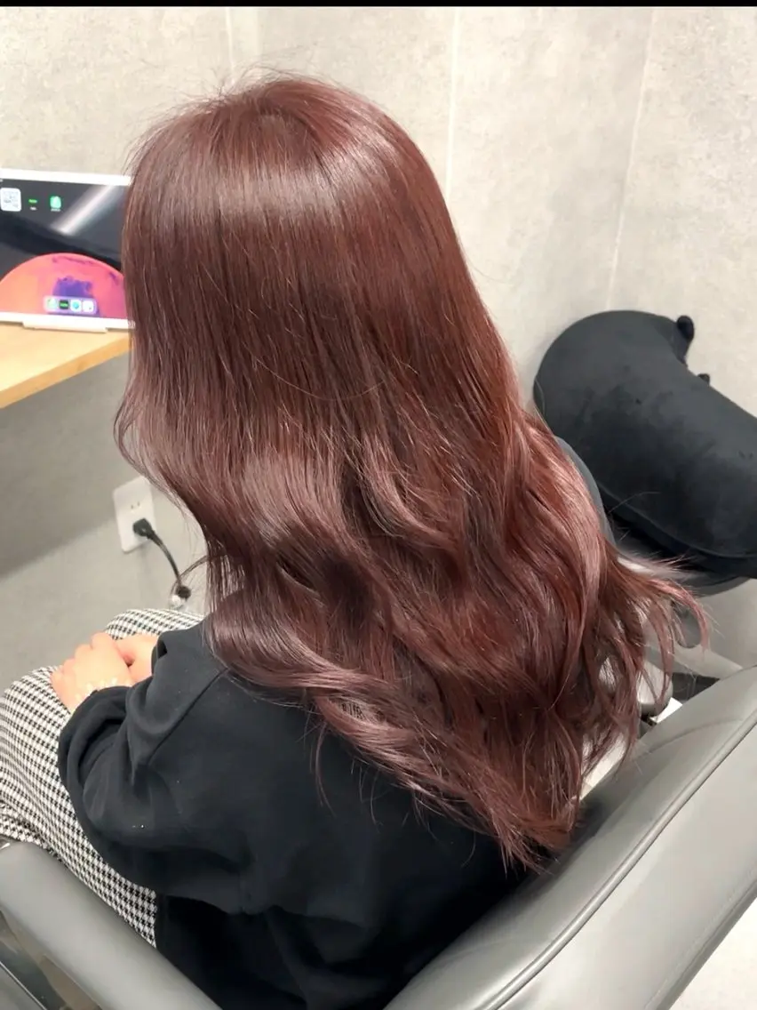 ミディアム カット ヘアカラー トリートメント 透明感カラー/レイヤ ー/顔まわり/辻部のヘアスタイル