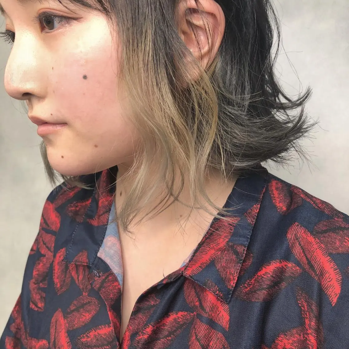 ミディアム カラー インナーカラー ORIKA 美容室のヘアスタイル