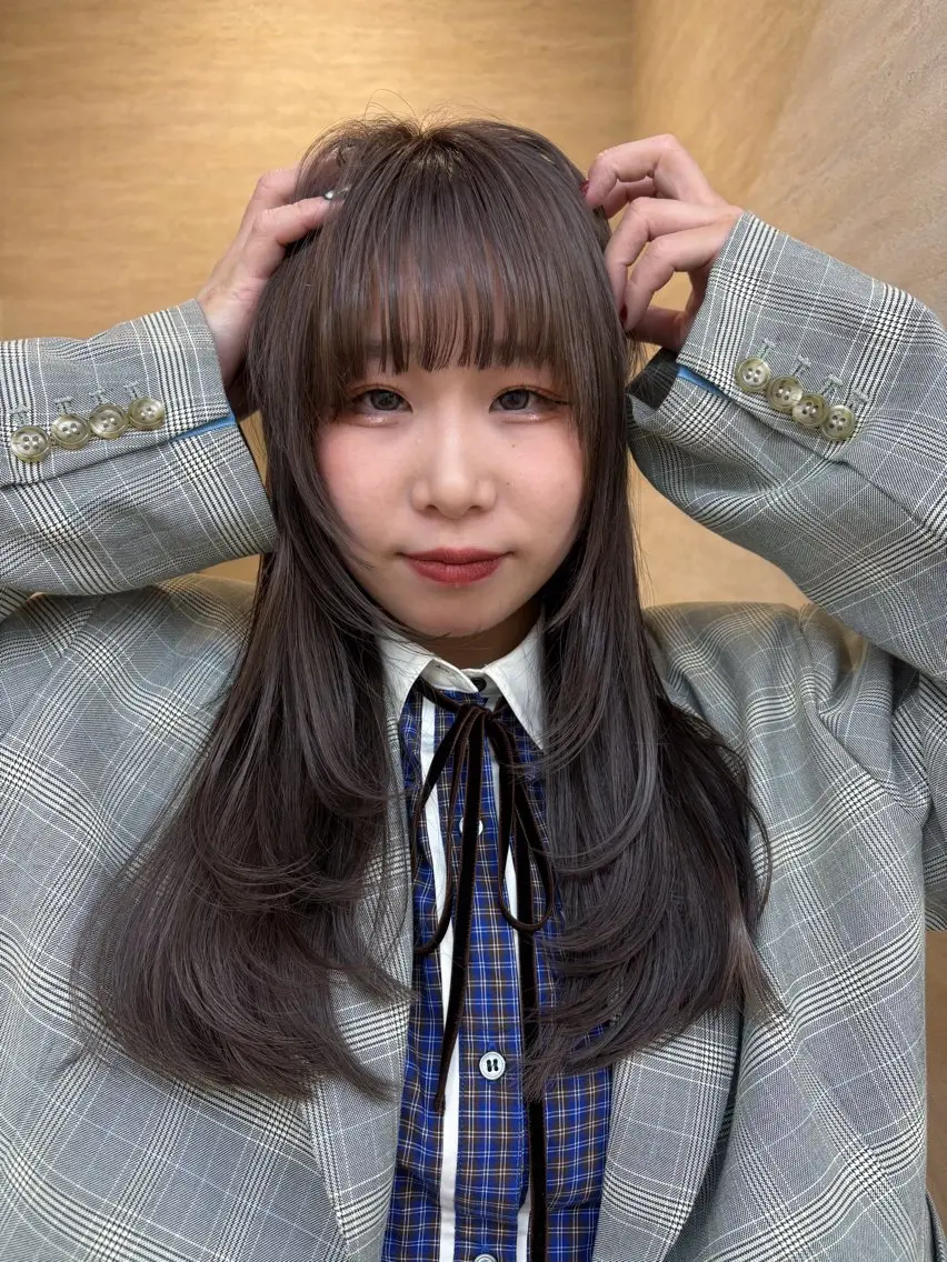ロング カラー アッシュ アッシュブラウン ブラウンカラー カット ヘアカラー トリートメント ブリーチ/韓国 ひなたのヘアスタイル