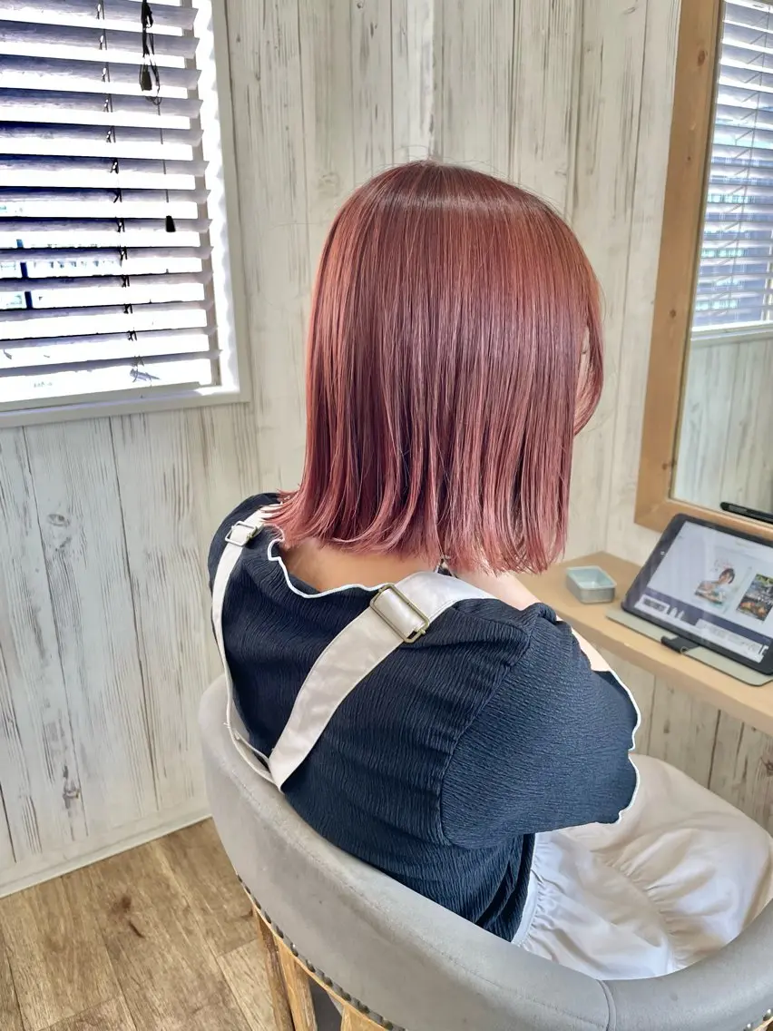 ショート カラー ベージュカラー ブリーチ ダブルカラー ピンクカラー ピンクベージュ 艶髪専門美容師 梅村晋平のヘアスタイル