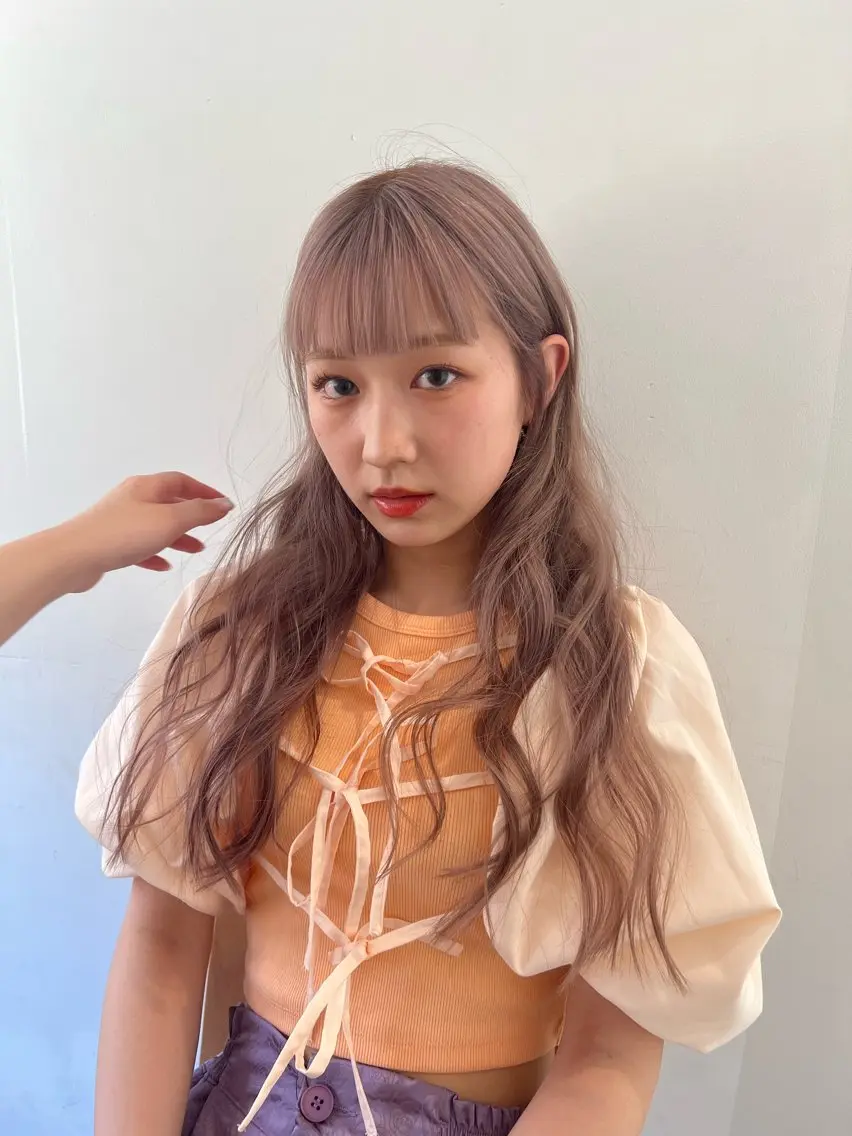 カラー hinata /ハイトーンのヘアスタイル