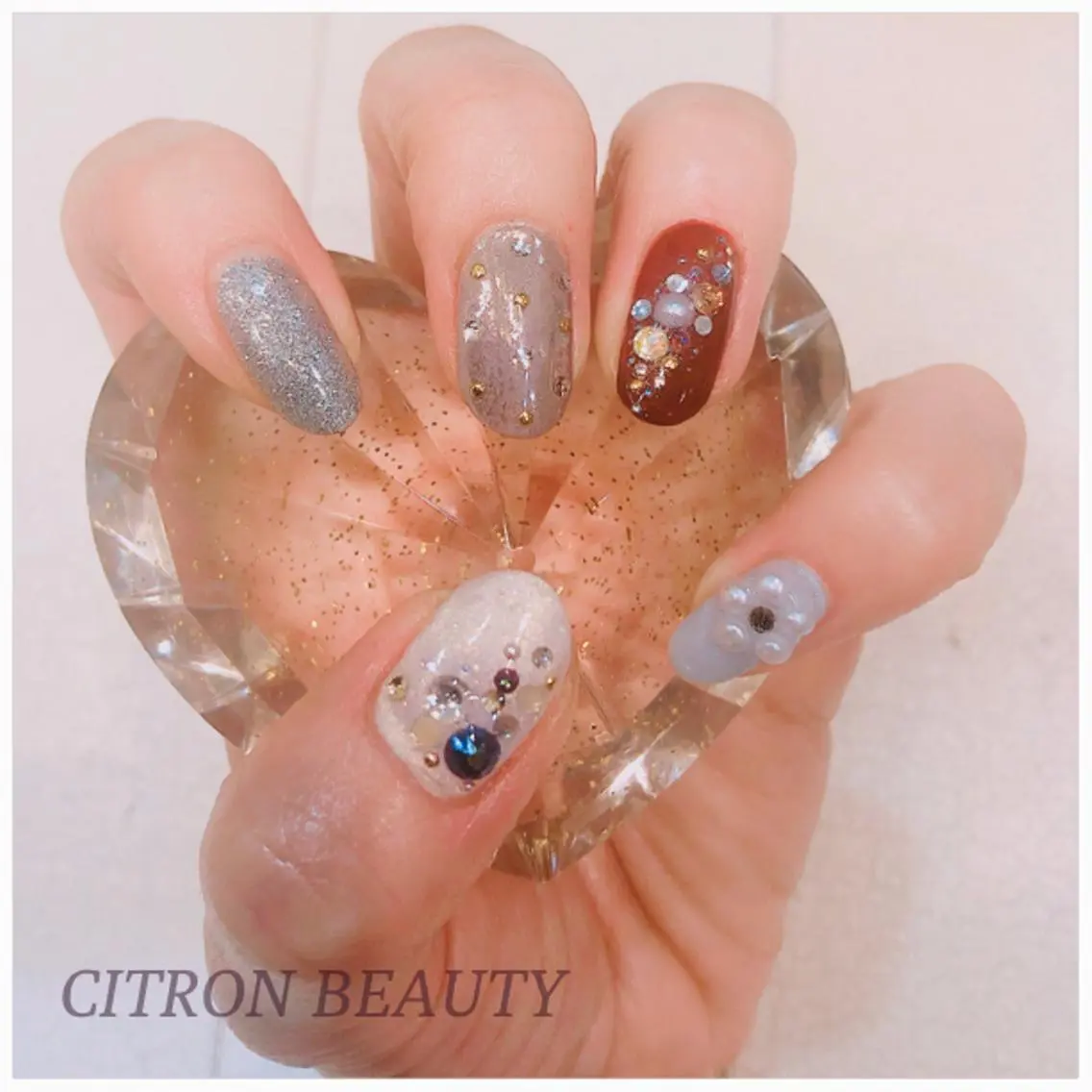 ネイル アートネイル ストーンネイル CITRON NAIL💅練習生のネイルデザイン