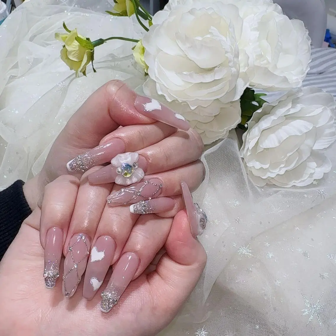 ネイル 長さ出し ネイルチップ Queens 新宿本店のネイルデザイン