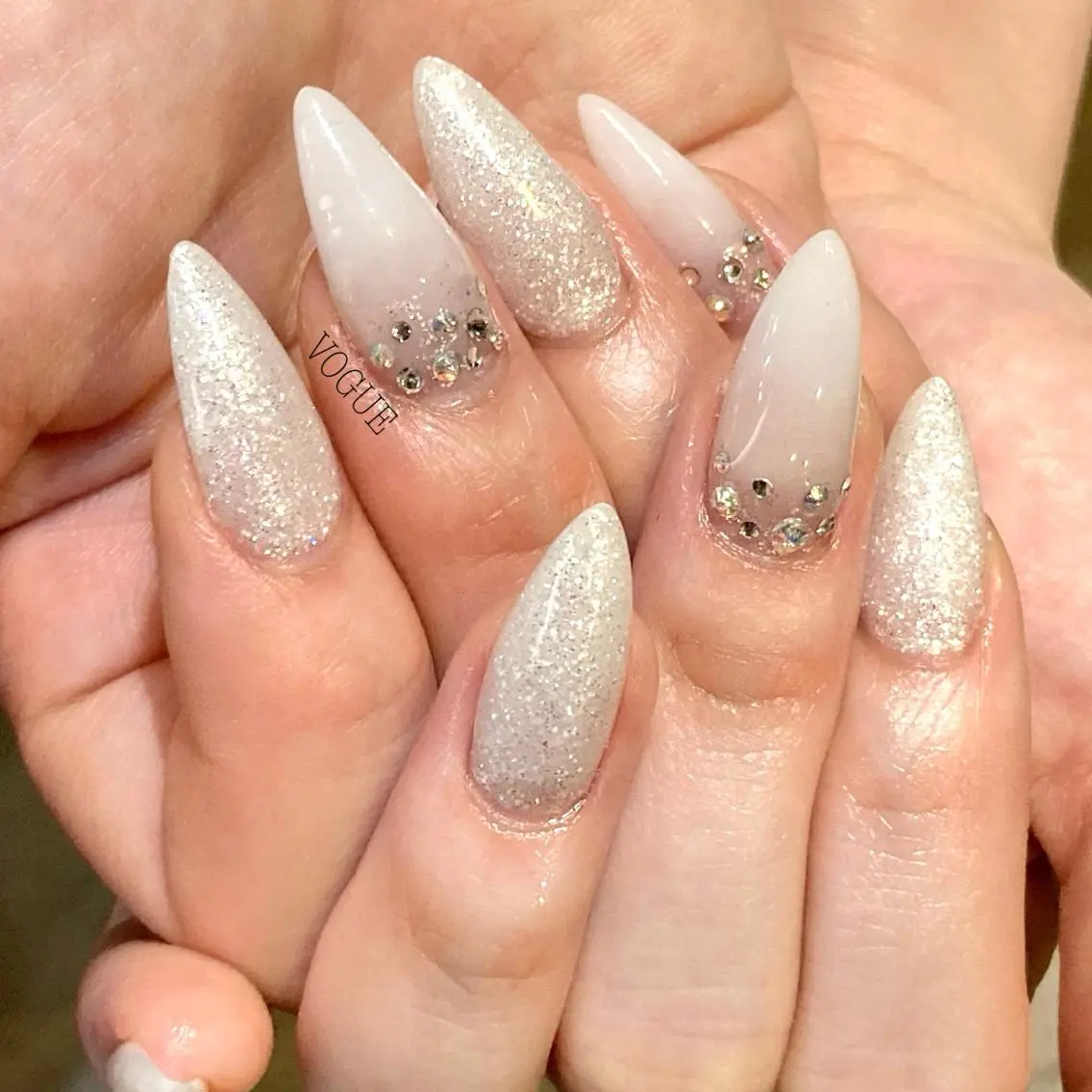 ネイル ハンドネイル VOGUE ×SWANのネイルデザイン