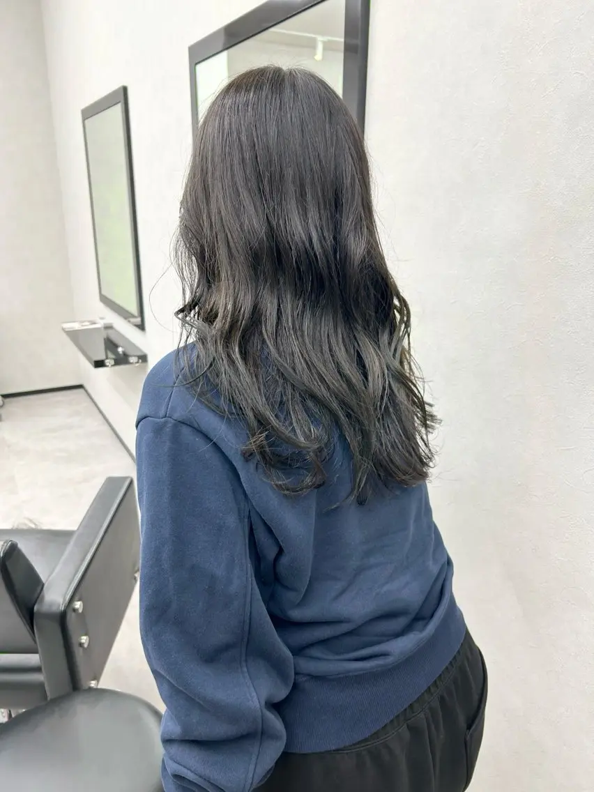 ロング カラー ブラウンカラー オリーブブラウン ヘアカラー ナカジマ ナナのヘアスタイル