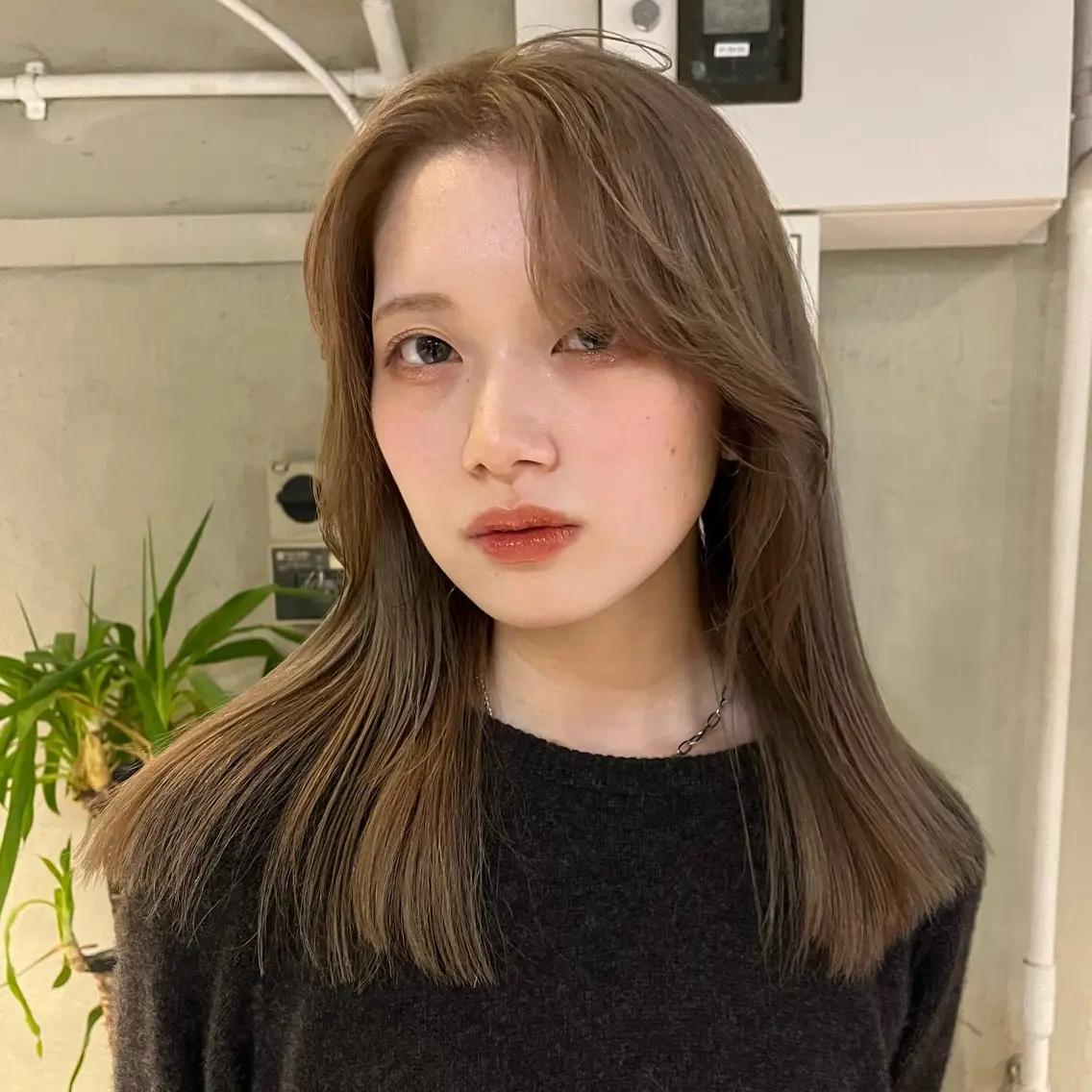 ミディアム カラー ベージュカラー ヘアカラー トリートメント ボブハイトーン🦖 デザインMAMIのヘアスタイル