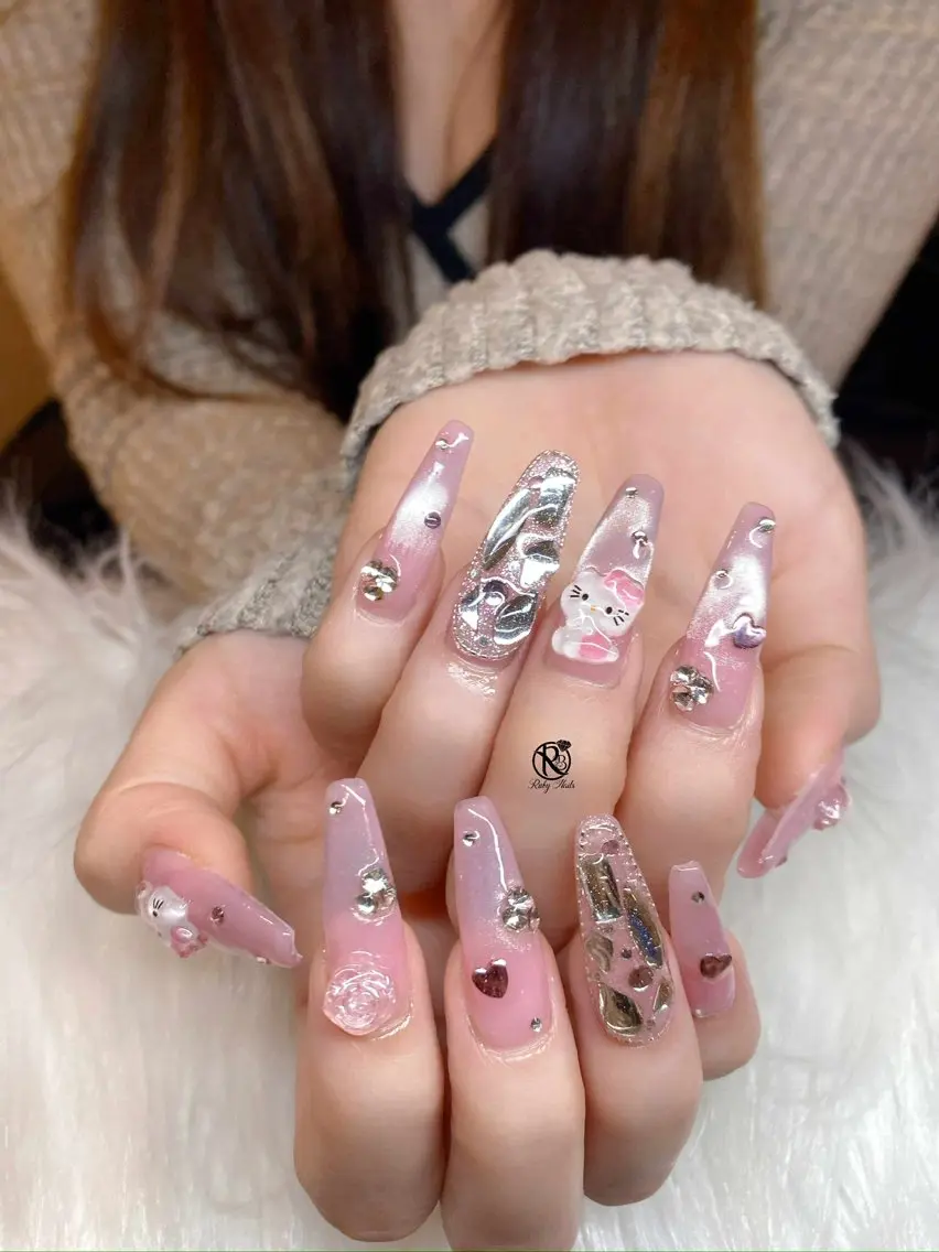 ネイル ボルドー ブラウン チークネイル ドット フットネイル ハンドネイル Yukichan 日暮里店のネイルデザイン
