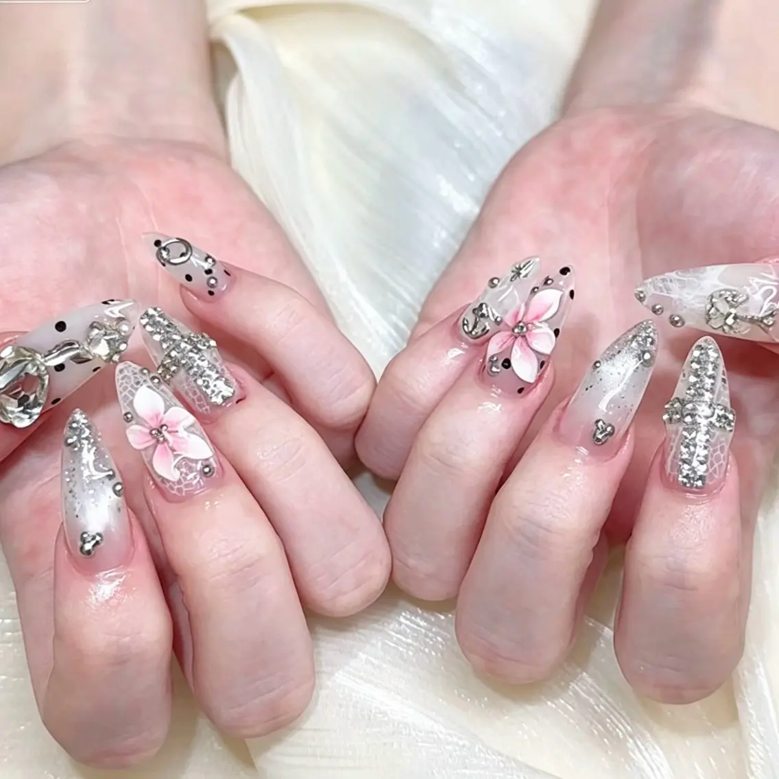 ネイル ハンドネイル 🎀kira 長さだし💗モチ最高のネイルデザイン