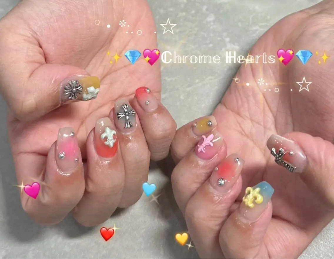 ネイル ハンドネイル フットネイル LAVISH nanamiのネイルデザイン