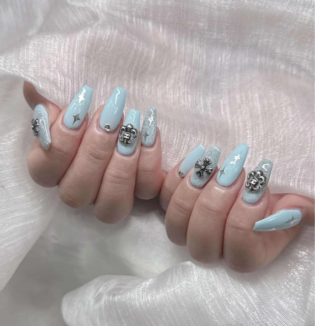 ネイル 長さ出し グラデーション 卒業式 キラキラネイル マグネットネイル ハンドネイル Lee Nailsのネイルデザイン