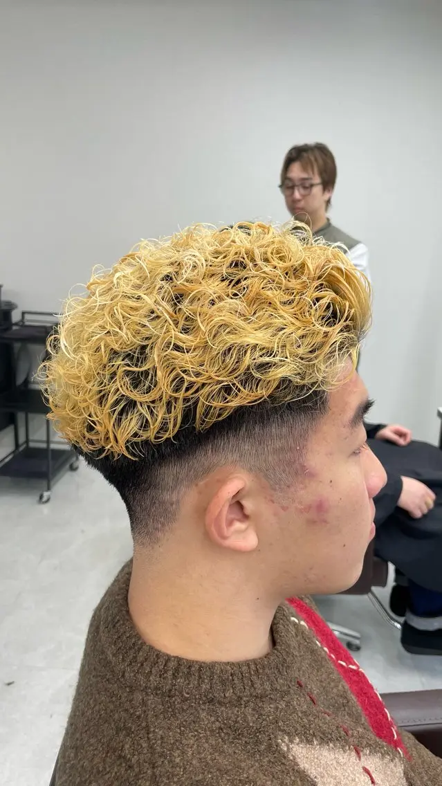 ショート カラー パーマ メンズ カット ヘアカラー パーマ メンズ特化AMITY SHINGOのヘアスタイル