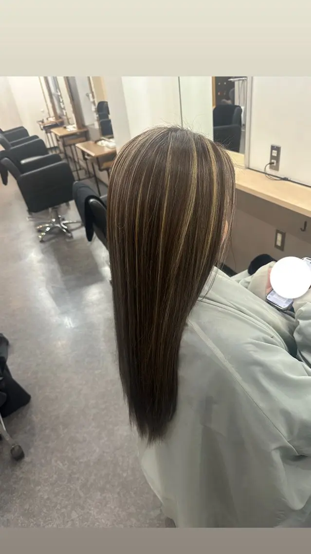 ロング 3Dハイライト ハイライト 伊藤 杏のヘアスタイル