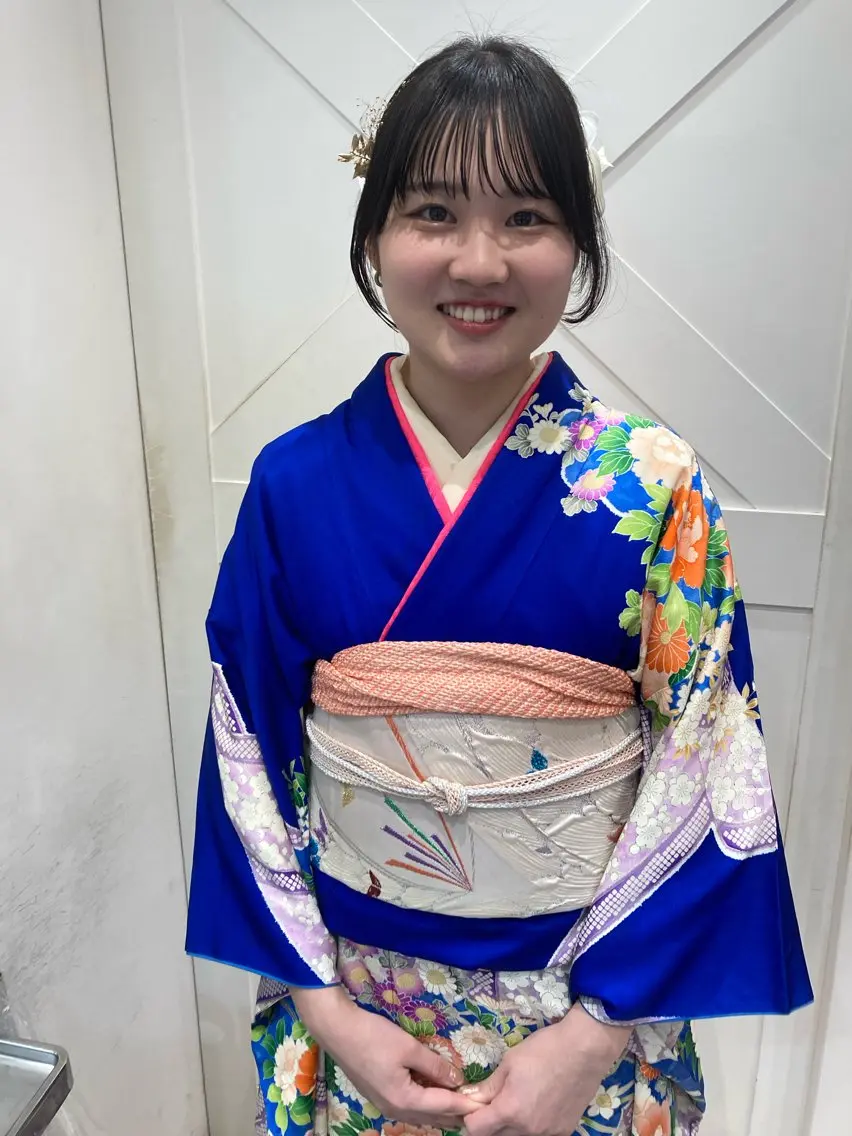 ヘアアレンジ 卒業式のヘアスタイル あやか 白髪ぼかしハイライトのその他イメージ