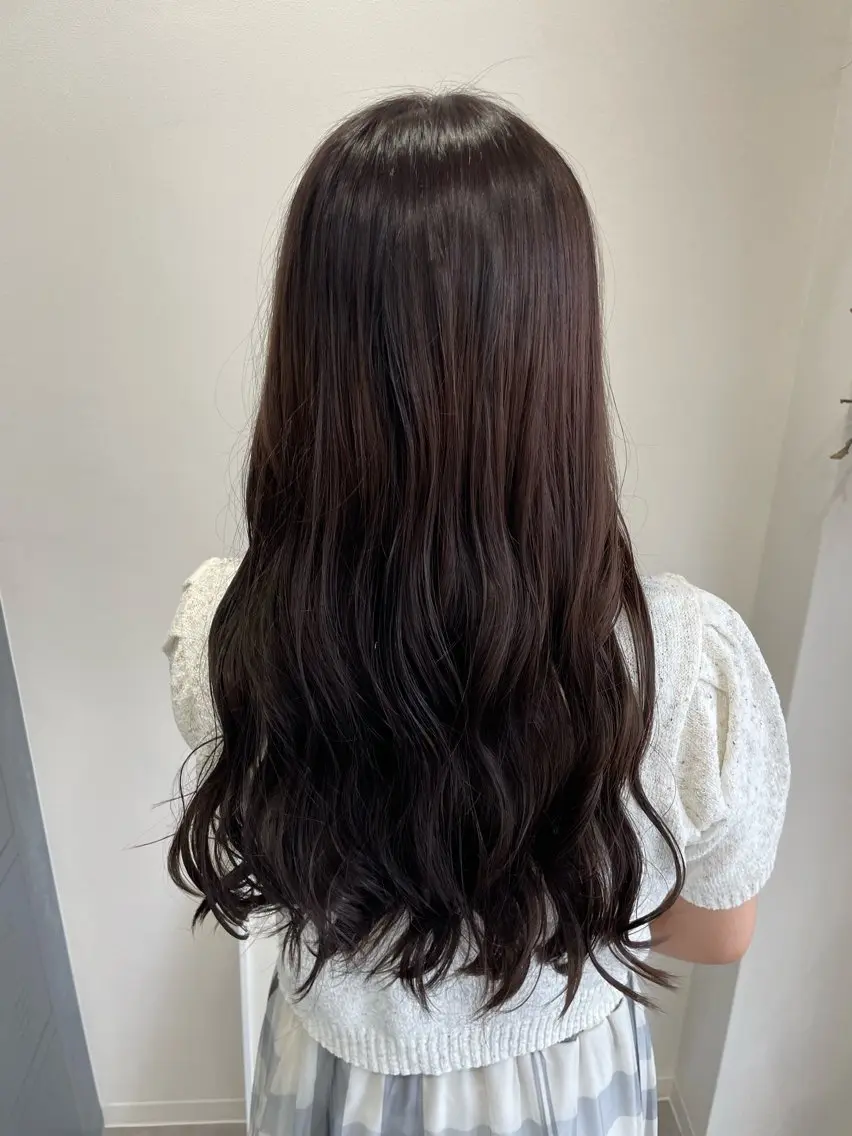ロング カラー 新谷 結菜のヘアスタイル