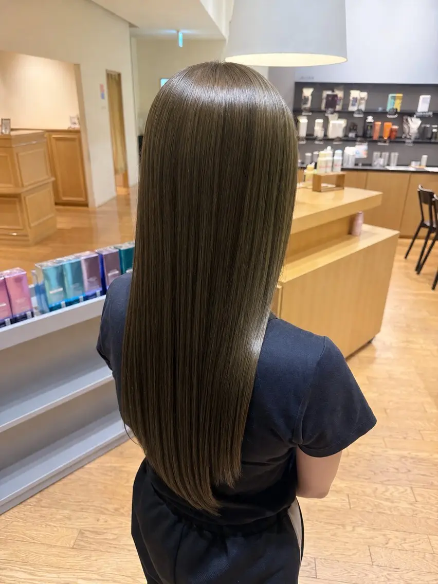 カラー ベージュカラー オリーブベージュ 中島 紗來のヘアスタイル